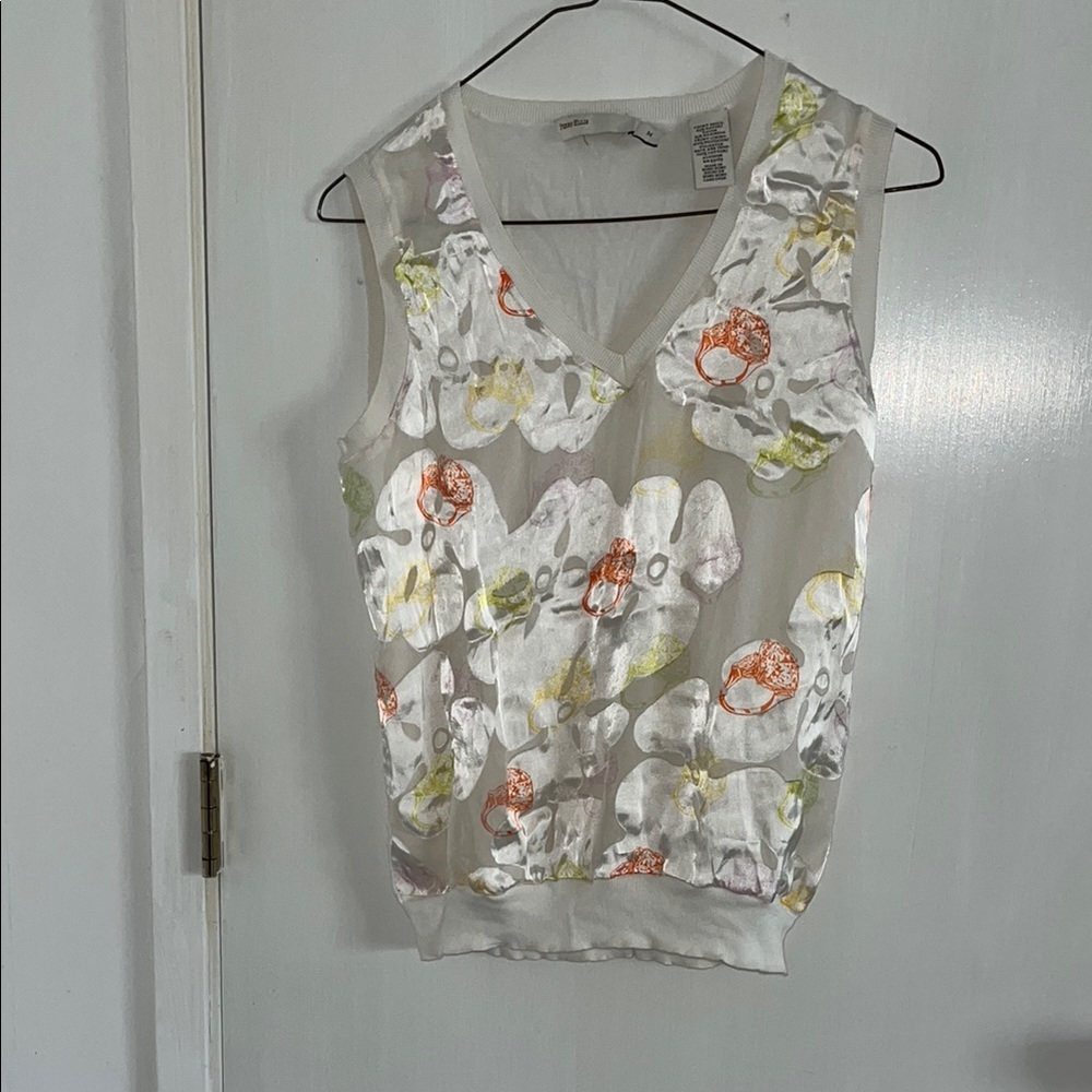 Floral Sleeveless Top - White and Orange (M)